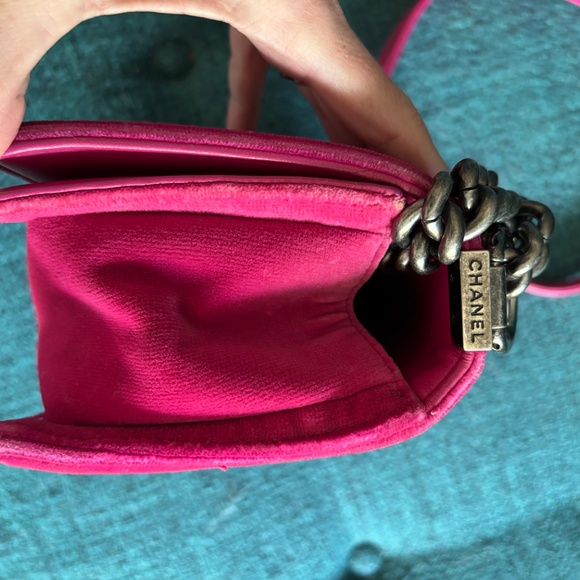 Chanel authentic small velvet pink boy bag - Picture 14 of 16